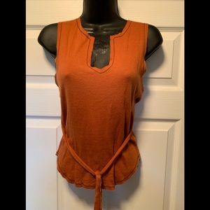 EUC- Bebe tie front top